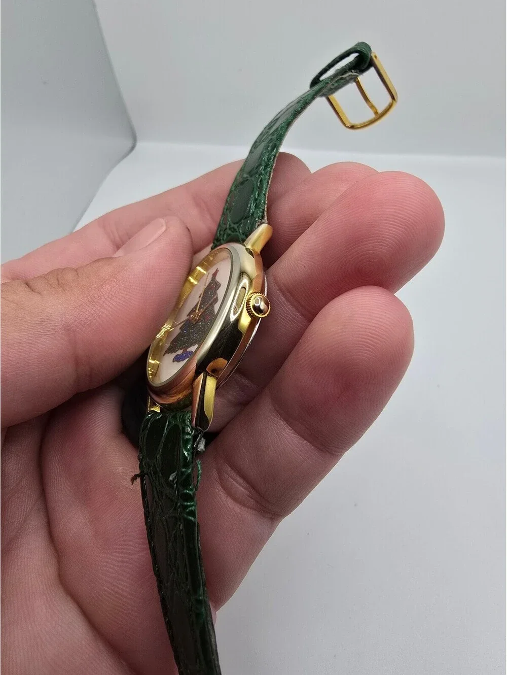 W. D. & Co Women’s Quartz Analog Watch Christmas Tree Dial Gold Tone Green Strap